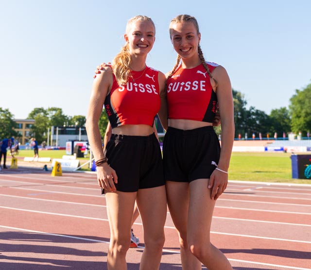Sina Ettlin und Romy Burkhard strahlen um die Wette. Foto: athletix.ch