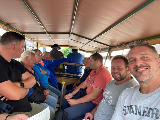 Die Männerriegler genossen die Kutschfahrt. Foto: zVg