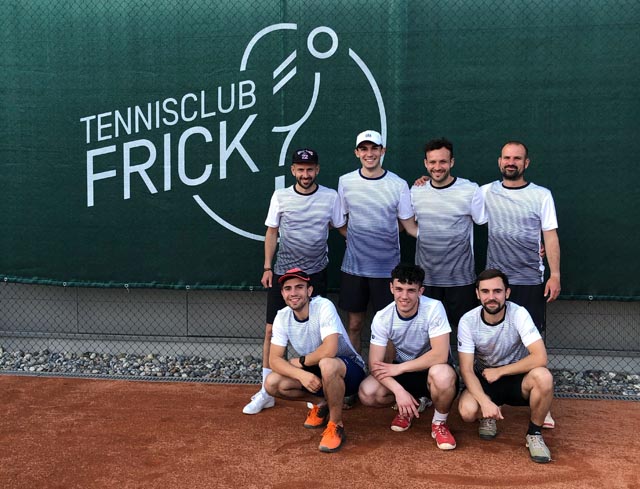 Das Team 1L Herren freut sich über den Klassenerhalt. Foto: zVg