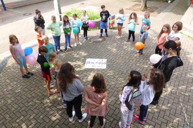 22 Kinder drehten ein Musikvideo zum Anti-Mobbing-Song «Wir sind mehr».  Foto: zVg