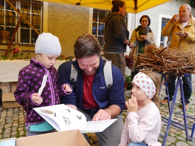 Für Klein und Gross gab es viel zu erfahren beim Storchen-Pic Foto: Jörn Kerckhoff