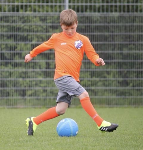 Jugendlicher des FC Stein beim Training. Im Fussballcamp sollen die körperlichen und geistigen Fähigkeiten gefördert werden. Foto: zVg