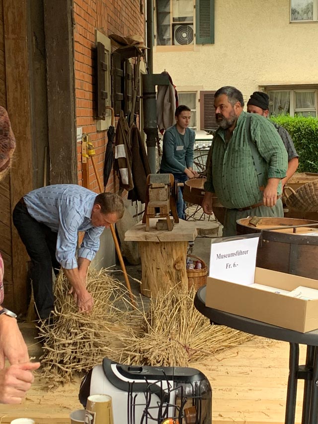Das Team Ryburger Club beim Dröschen. Foto: zVg