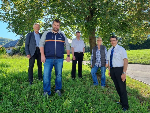 Der Gemeinderat Oberhof in seiner Zusammensetzung für die neue Amtsperiode (von links): Vizeammann Heinz Herzog, Christof Reimann, Markus Liebi, Susanne Häfliger, Gemeindeammann Roger Fricker. Foto: zVg Zweites Bild: Der neugewählte Gemeinderat Christof Reimann