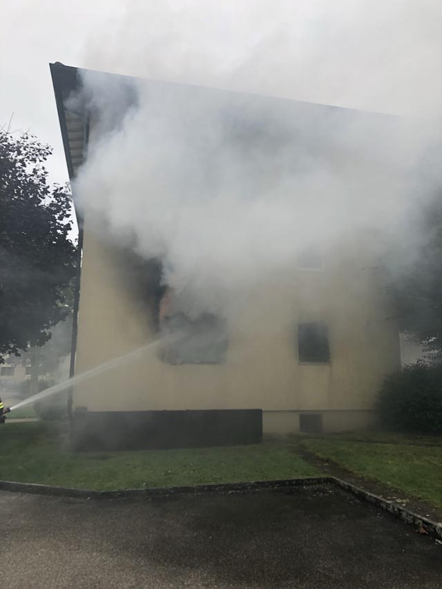 Die Wohnung wurde bei dem Brand erheblich beschädigt. Foto: Polizei