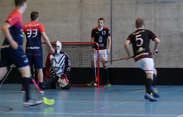 Die Herren der Bohrmaschine Zeiningen konnten trotz neuer Trikots noch keinen Sieg verbuchen. Foto: Luca Wunderlin