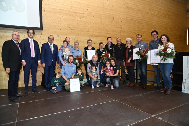 Gruppenbild mit allen Gewinnern. Foto: zVg