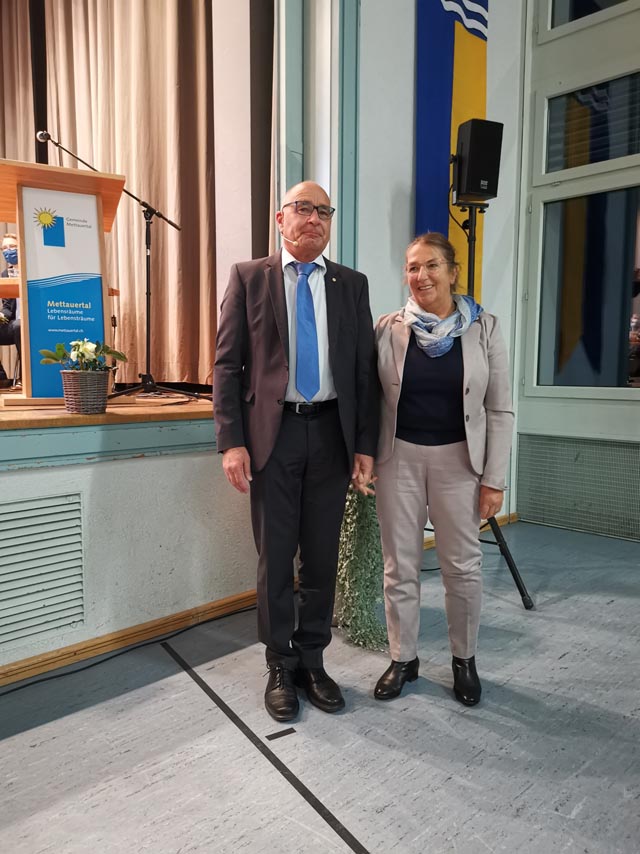 Neue Ehrenbürger der Gemeinde Mettauertal: Peter und Heidi Weber Foto: zVg
