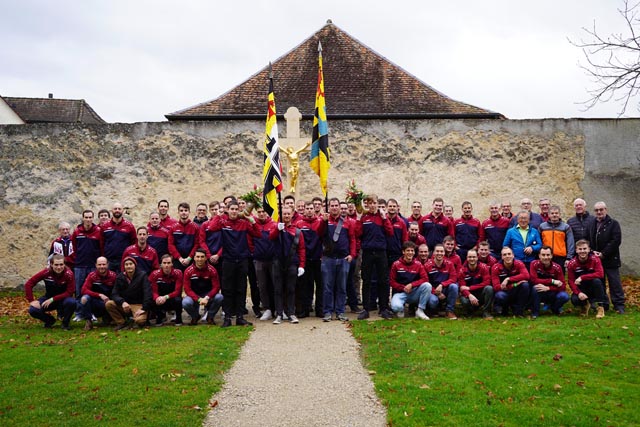 Gruppenfoto TV inkl. Ehren- und Freimitglieder. Foto:zVg