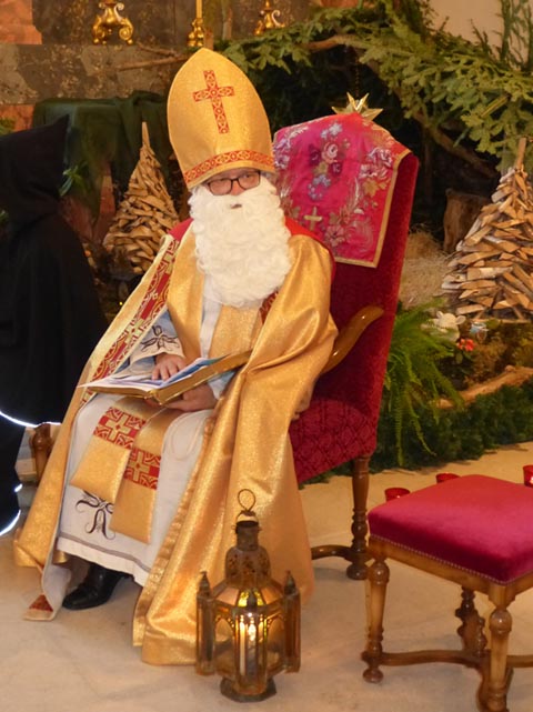 Der Samichlaus besuchte die Kirche in Frick. Foto: zVg