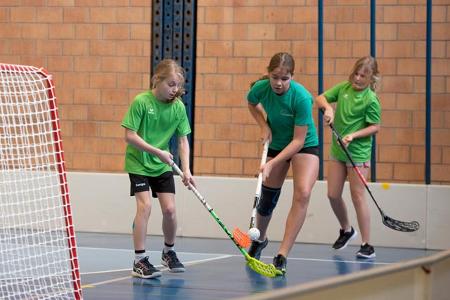 Die Juniorinnen und Junioren gaben beim Fricktaler Unihockeyturnier alles. Foto: zVg