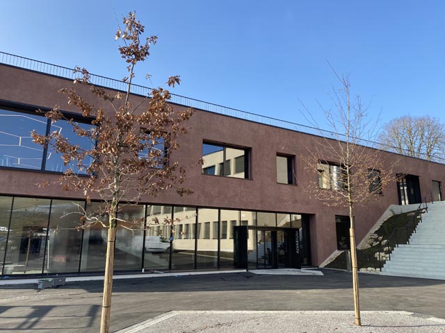 Das neue FIBL-Gebäude trägt den namen Alvarium, was so viel wie Bienenstock bedeutet. Es steht nicht nur am früheren Standort des Bienenhauses, sondern ist einem solchen auch architektonisch nachempfunden. Foto: Sonja Fasler Hübner