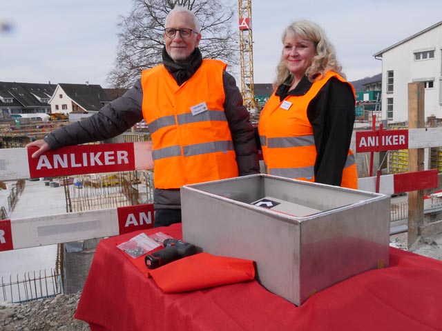 Hans Moritz und Raphaela Bootz vor der Grundsteinlegung. Foto: Jörn Kerckhoff
