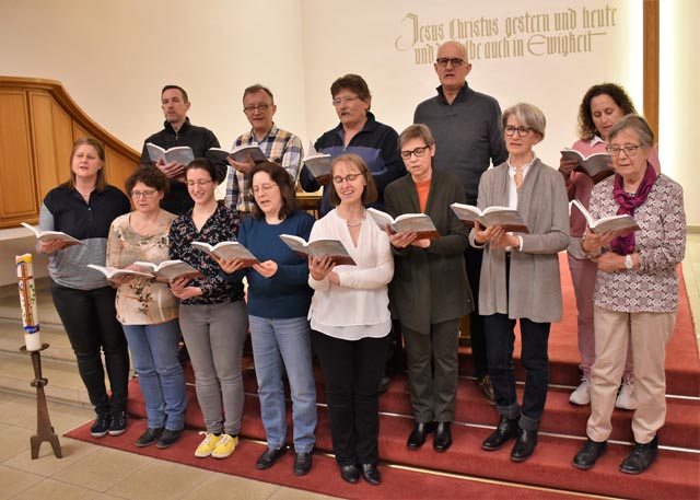 Der Chor stimmte das Lied «Dona nobis pacem» an. Foto: zVg