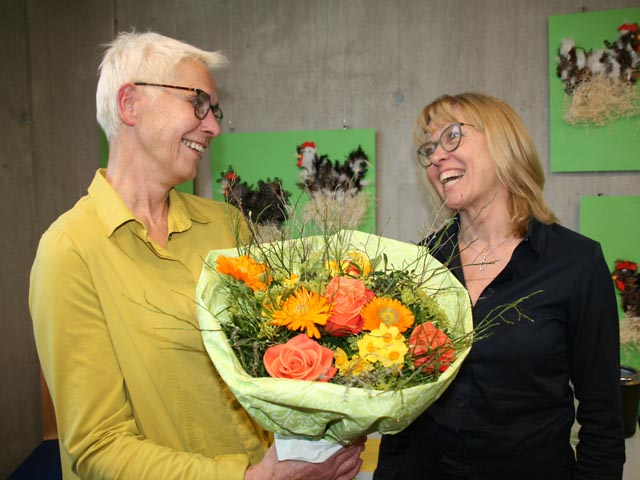 Eva Schütz (links), war 20 Jahre lang Leiterin der Pro-Senectute-Beratungsstelle in Frick. Ihre Nachfolgerin ist Daniela Bader (rechts). Foto: Peter Schütz