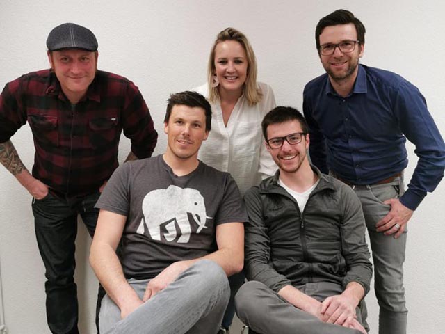Bild (von links): Daniel Schmid, Patrick Siegentahler, Sarah Guarda, Simon Kaufmann, Benno Keller; es fehlen auf dem Bild Marika Thomann und Timo Kaufmann. Foto: zVg