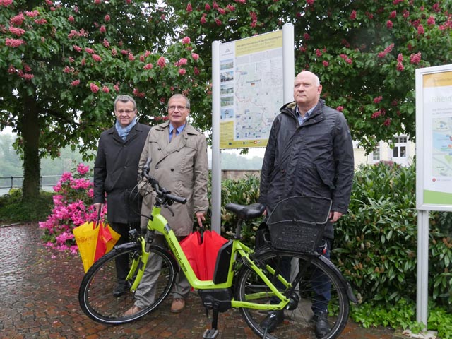 Franco Mazzi, Klaus Eberhardt und Frédéric Duvinage (v.l.) stellten den Dreilandradweg vor. Foto: Jörn Kerckhoff