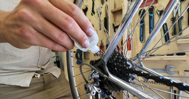 Das Repair-Team kümmert sich am 14. Mai auch um defekte Fahrräder. Foto: zVg