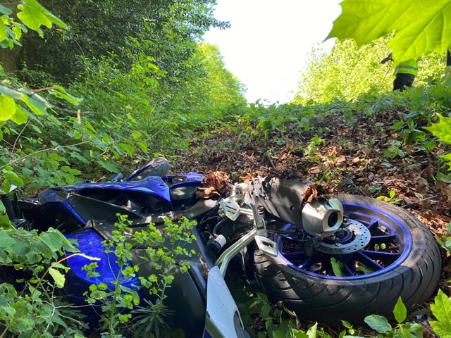 Auf der Benkenstrasse kam es zu einem Zusammenstoss zwischen zwei Motorradfahrern. Foto: Polizei AG