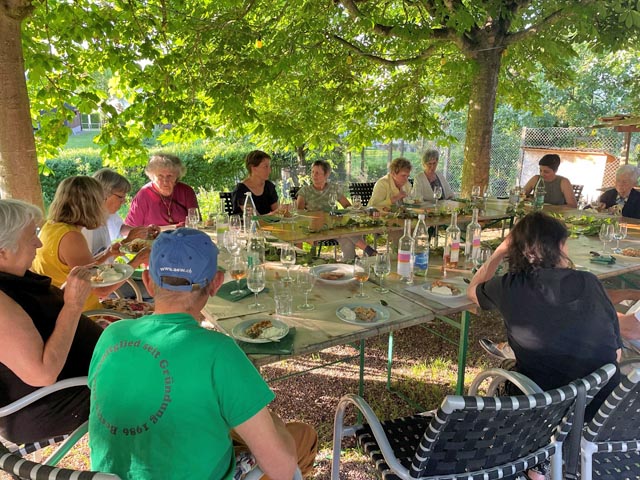 KISS-Frühlingsfest im lauschigen Meck-Garten. Foto: Marion Pfister