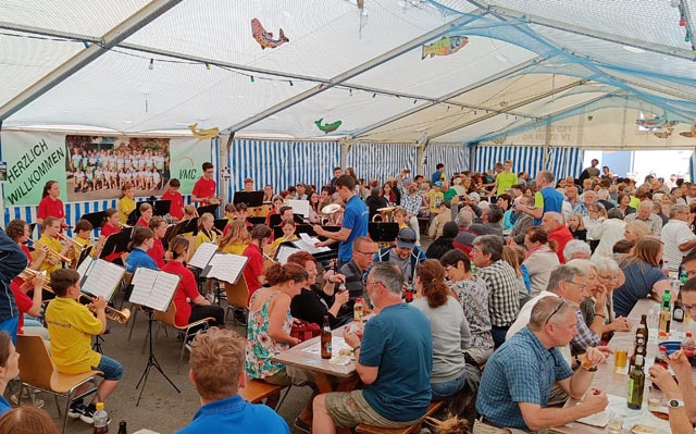 Der Besucherandrang am Fischessen in Zeiningen war grosse. Foto: zVg