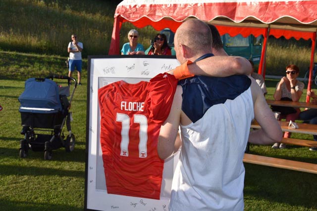 Neben dem Spiel gegen den FC Gelterkinden stand am Samstag vor allem die Verabschiedung des «Capitano» Florian Guarda auf dem Programm.Foto: zVg