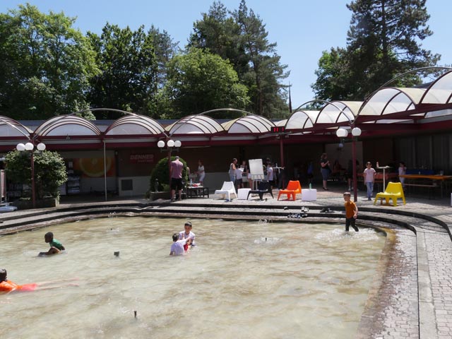 Abkühlung war gefragt am Samstag bei der 20-Jahr-Feier der Jugi Fuchsbau im Rheinfelder Augarten. Foto: Jörn Kerckhoff