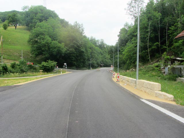 Am Mittwoch, 6. Juli, muss die Ein- und Ausfahrt in den Dorfteil Asp gesperrt werden. Foto: zVg