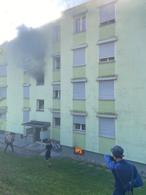  Kellerbrand in Brugger  Mehrfamilienhaus. Foto: Polizei AG