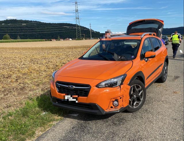 Ein riskantes Überholmanöver in Villigen endete mit einer Kollision. Foto: Polizei AG