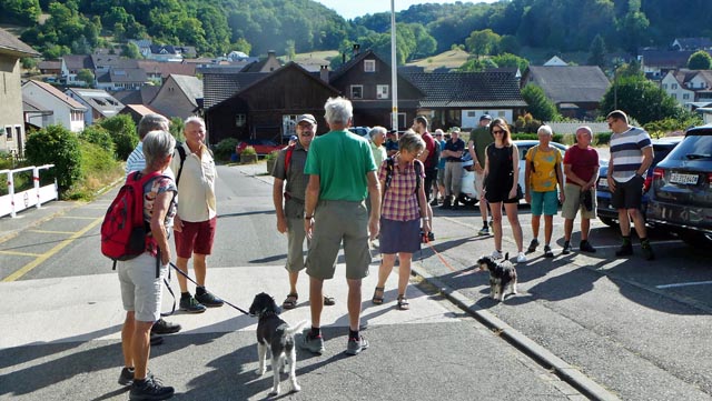 Besammlung zum morgendlichen Rundgang. Foto: Amandus Brogle