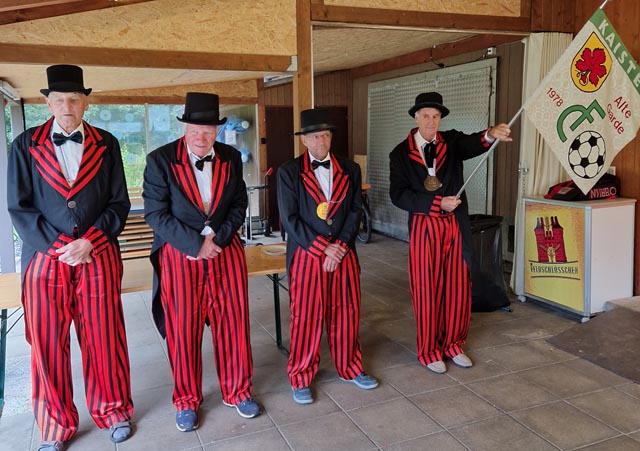 Bild (von links): Dieter Schuler, Kornelius Rehmann, Roland Amsler und Gebhard Merkofer. Nicht auf dem Bild Paul Rehmann (Vizeobernarr). Foto: zVg