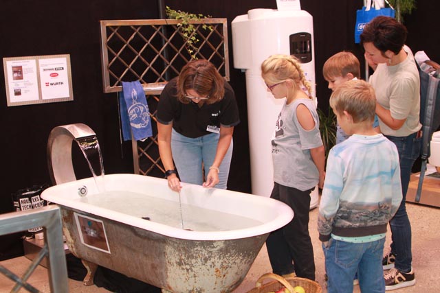 An der Hela gibt's viel zu entdecken. Foto: Sonja Fasler