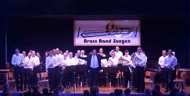 Die Brass Band Zuzgensorgte für besondere Momente bei ihrem Jahreskonzert. Foto: zVg