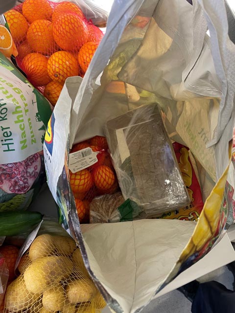 Kokain zwischen Orangen und Kartoffeln. Foto: bazg