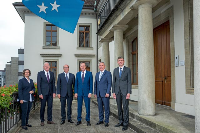 Von links: Staatsschreiberin Joana Filippi, Regierungsrat Stephan Attiger, Landstatthalter Dr. Markus Dieth, Landammann Jean-Pierre Gallati, Regierungsrat Alex Hürzeler, Regierungsrat Dieter Egli. Foto: Studio Gioia