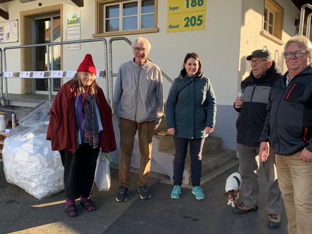 Styropor- und Weihnachtsbaumsammlung der Mitte-Partei Wölflinswil. Foto: zVg