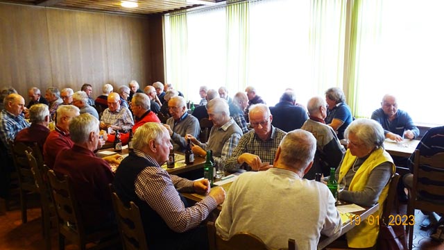 Neben dem Spiel ging es beim Jassen im Rössli auch um die Geselligkeit Foto: zVg