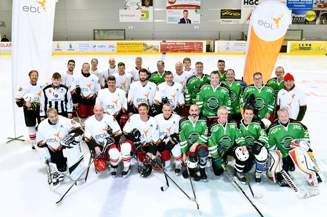 Die beiden Mannschaften. Foto: zVg