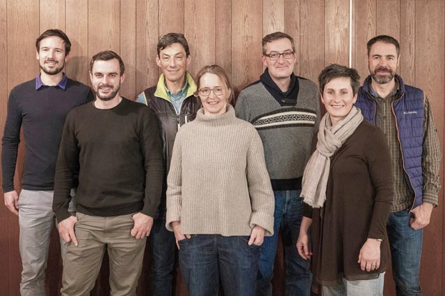 Der neu formierte Vorstand des Veloclub Zeiningen (v.l.): Stefan Freiermuth (bisher), Simon Janssen (bisher), Marco Barbazza (neu, Präsident), Christine Steck (bisher), Stephan Marugg (neu), Sibylle Freiermuth (bisher) und Hans-Peter Regenass (bisher). Foto: Willi Baldinger