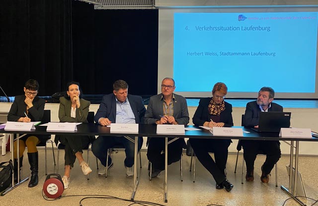 Informierten in Laufenburg (von links): Colette Basler, Béa Bieber, Beat Käser, Herbert Weiss, Désirée Stutz und Alfons P. Kaufmann. Foto: Sonja Fasler 