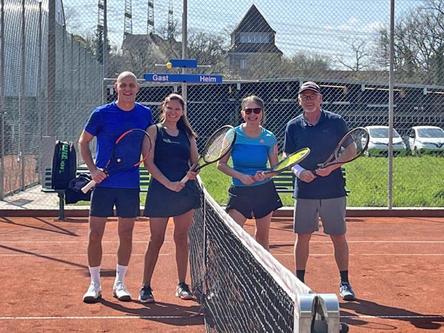 Die TeilnehmerInnen am Mixed-Final: Almeida/Pasquinelli (links) gewannen gegen Renna/Lüscher (rechts). Foto: Christoph Grenacher