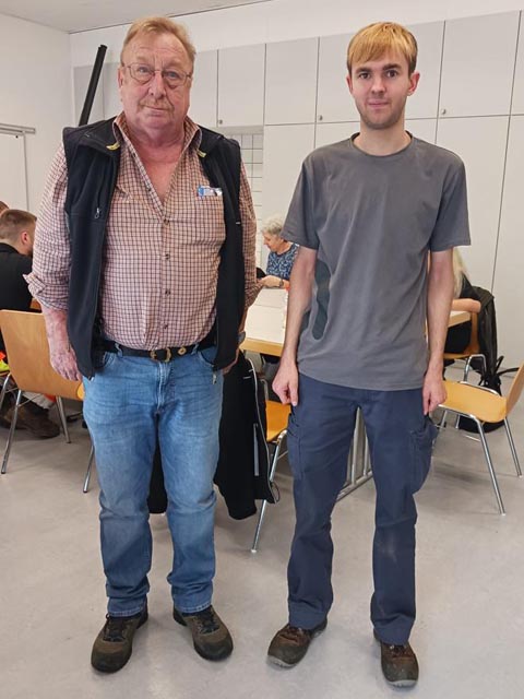 Peter John mit seinem Nachfolger Luca Capaul aus Eiken. Foto: zVg