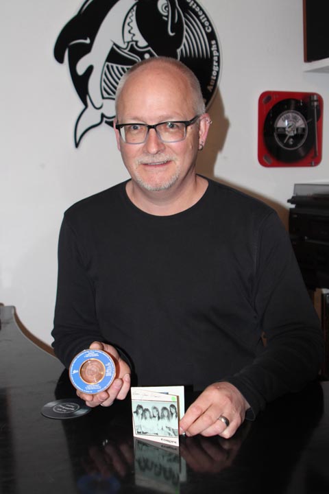 Auch unter den CDs gibt es Raritäten, wie beispielsweise diese Single von Europe. Foto: Sonja Fasler