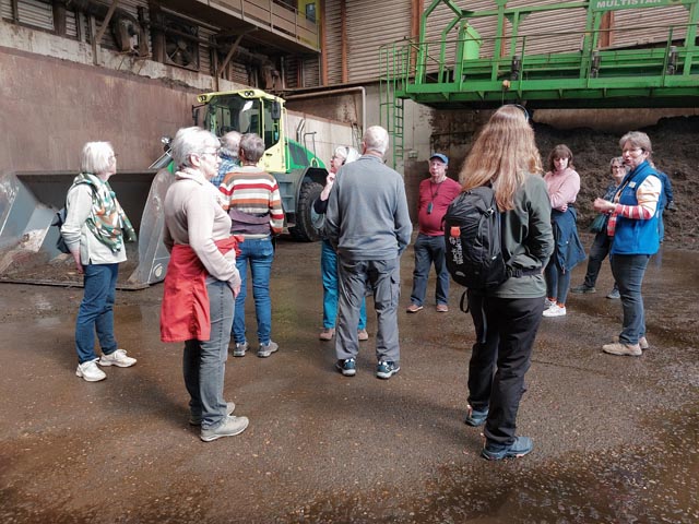 In der Annahmehalle für Trockenmaterial. Foto: zVg