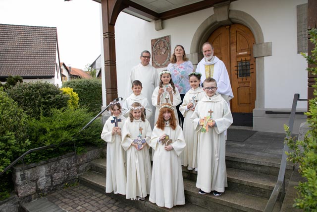 Sieben Kinder feierten in Oeschgen die Erstkommunion. Foto: Regula Müller-Guggenbühler
