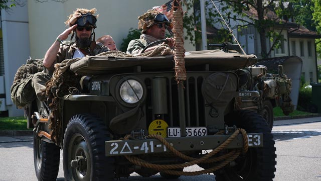 23 22 Armeefahrzeuge 5