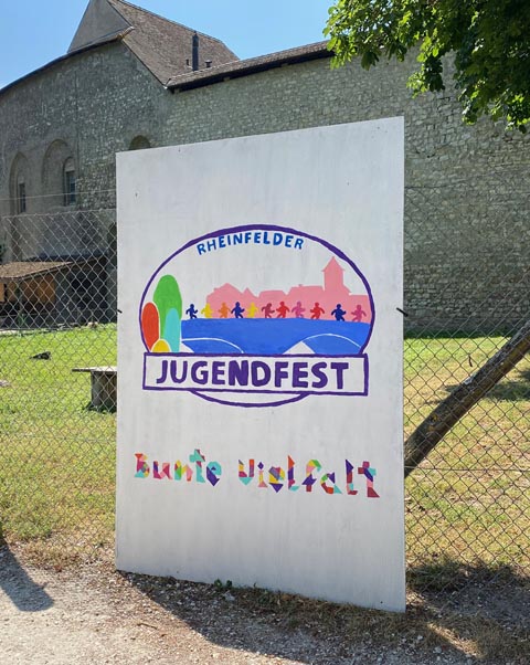 Jugendfest-Plakat bei der Altstadt. Foto: Sonja Fasler