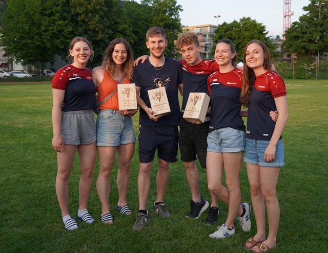 Geräteleiter (v.l.n.r.): Jara Schleiss (Reck), Noemi Freiermuth (Reck), Colin Herzog (Barren), Pascal Gerber (Barren), Fabienne Fricker (Schulstufenbarren), Joena Herzog (Schulstufenbarren). Fotos: zVg