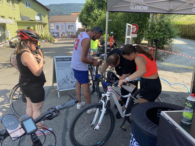 Am HelpPoint herrschte bereits am Morgen grosser Andrang. Foto: Sonja Fasler